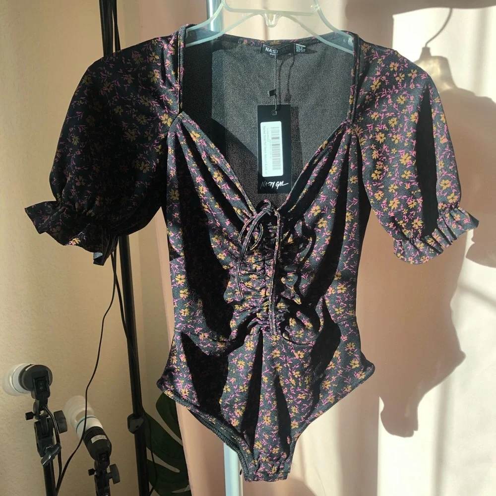 Nasty Gal Floral Bodysuit - Picture 4 of 6